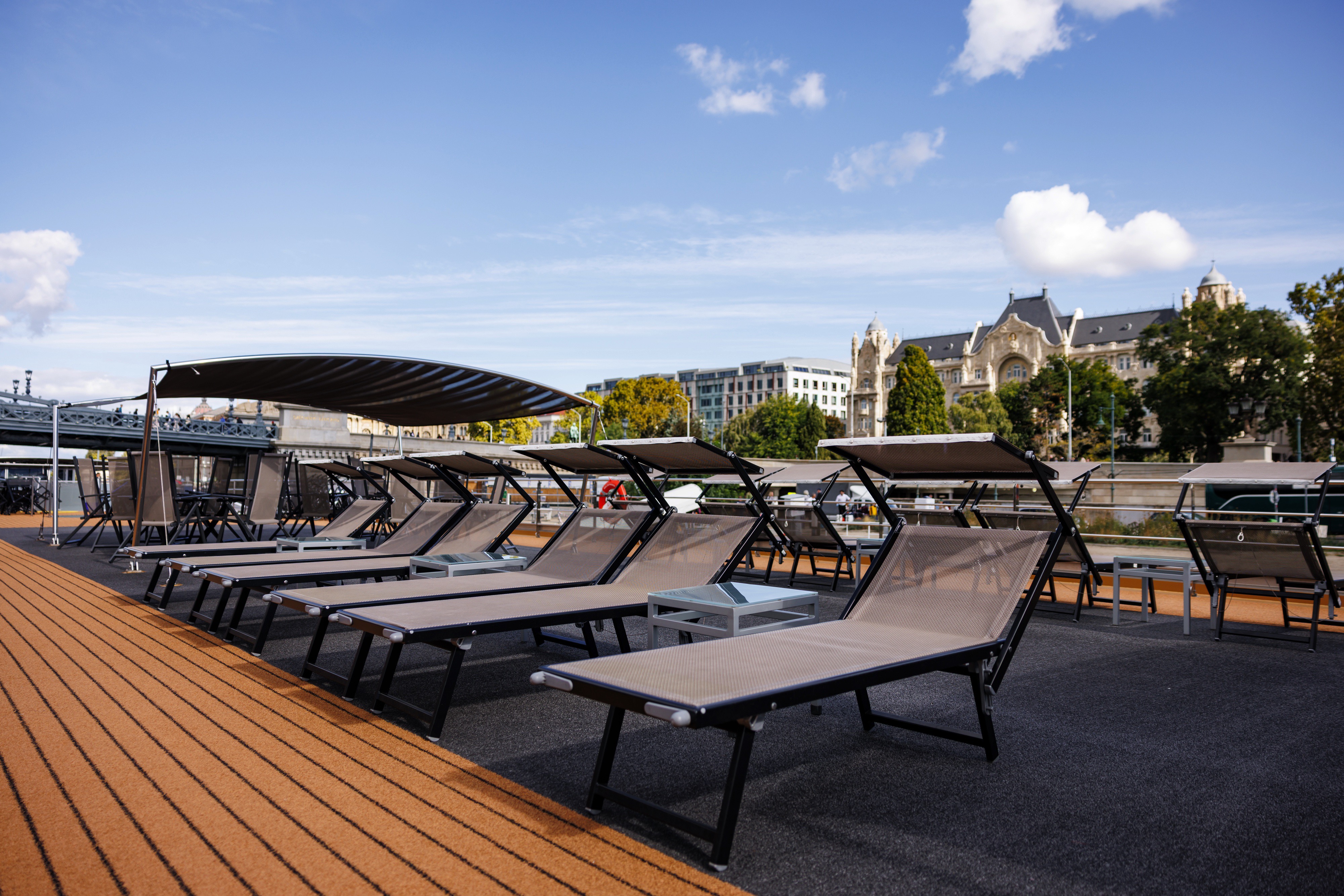 Avalon Passion - Sky Deck